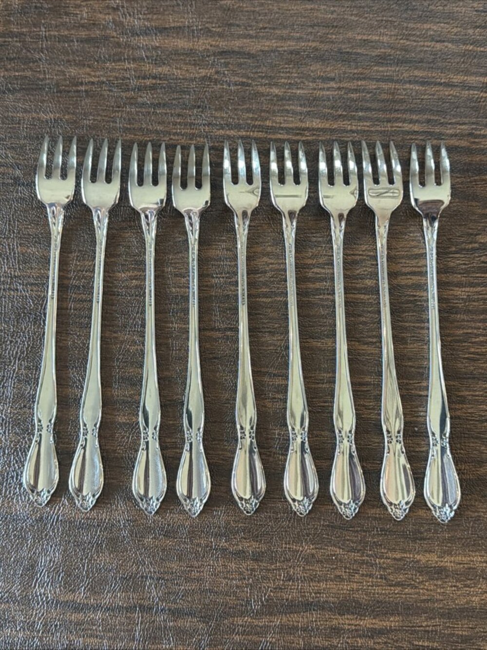 Set of 9 Oneida Community Chatelaine Stainless Seafood Cocktail Oyster Forks 6" - Picture 6 of 10